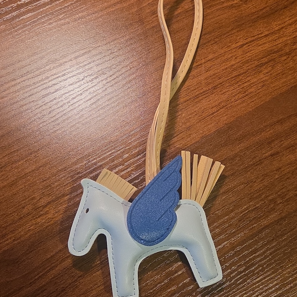 New Horse Cheval Key Chain Bag Charm - Picture 2 of 3